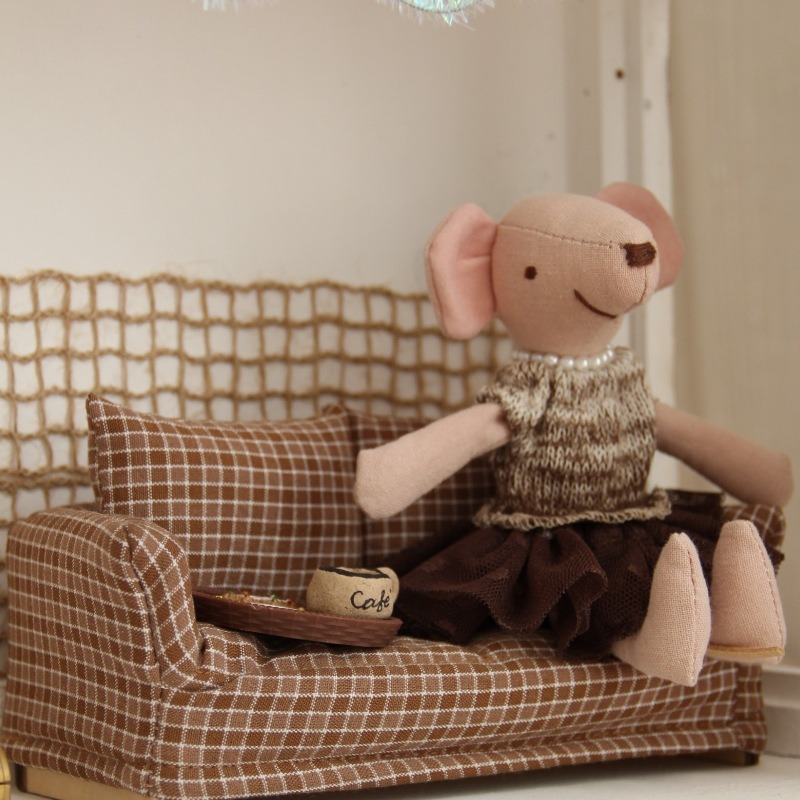 أريكة عتيقة مصغرة منقوشة من ال - مراجعة Vintage Home Textiles وسعره