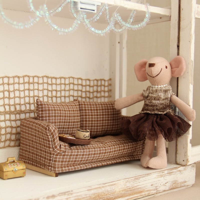 أريكة عتيقة مصغرة منقوشة من ال - مراجعة Vintage Home Textiles وسعره