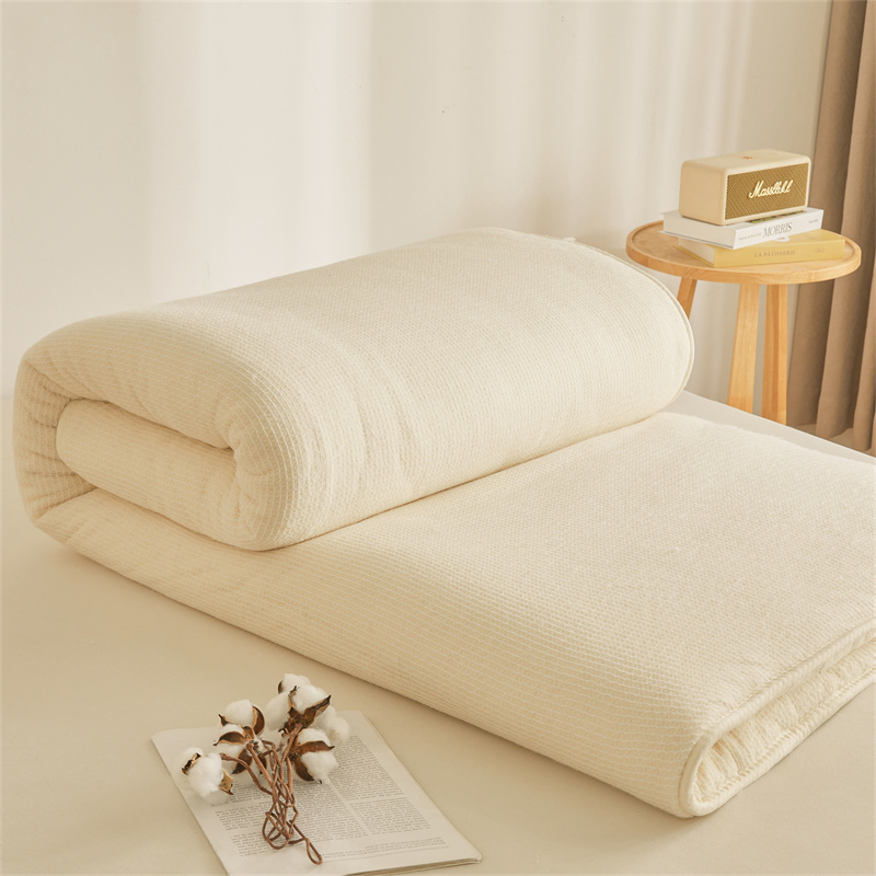 بطانية سرير بنمط قشور السمك من - مراجعة Mattress Pad Topper وسعره